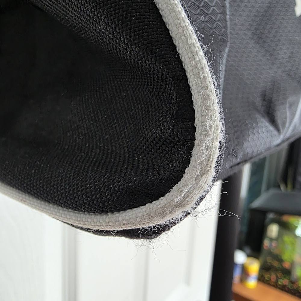 Everlast Sport Black and White Duffel Bag - Picture 4 of 4